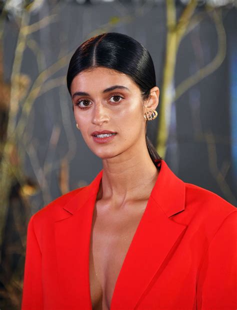 Anya Chalotra .